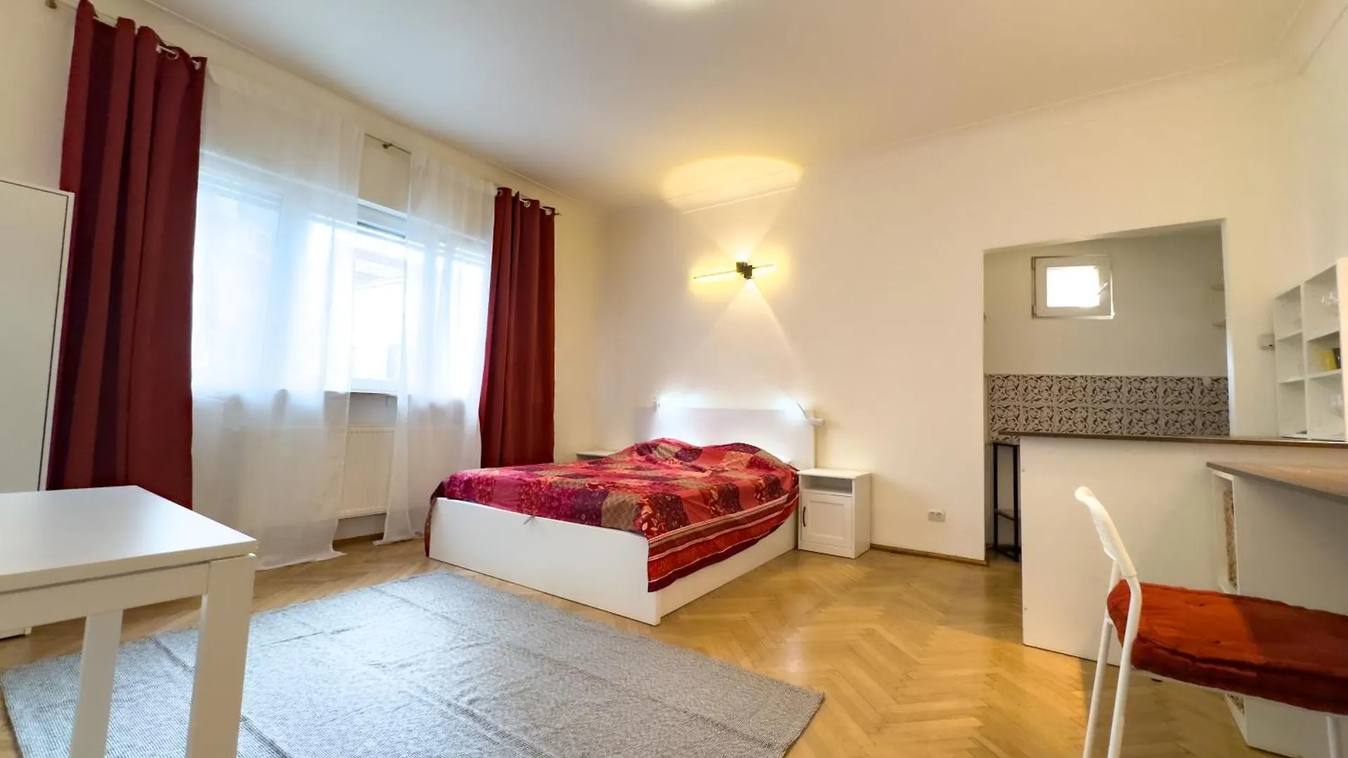 Central Retreat Apartments contacts